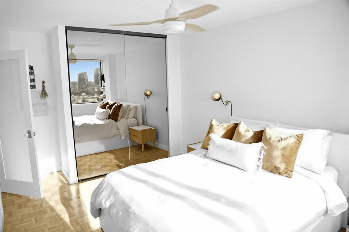 Walk-In Closet Photo of 907 1330 Harwood Street, Vancouver, BC