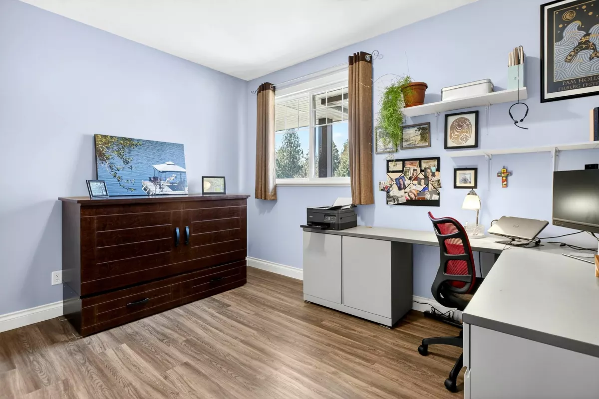 Guest Bathroom Photo of 13250 239b Street, Maple Ridge, BC