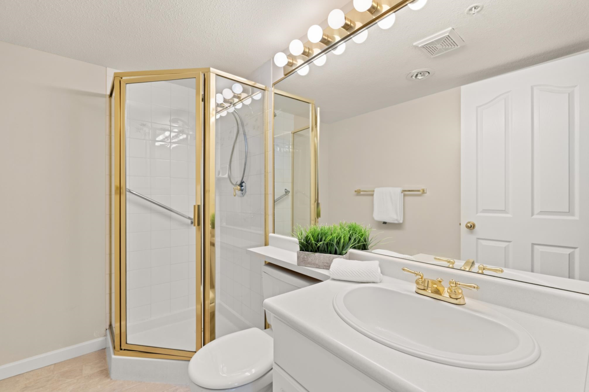 Bedroom 4 Photo of 704 728 Princess Street, New Westminster, BC