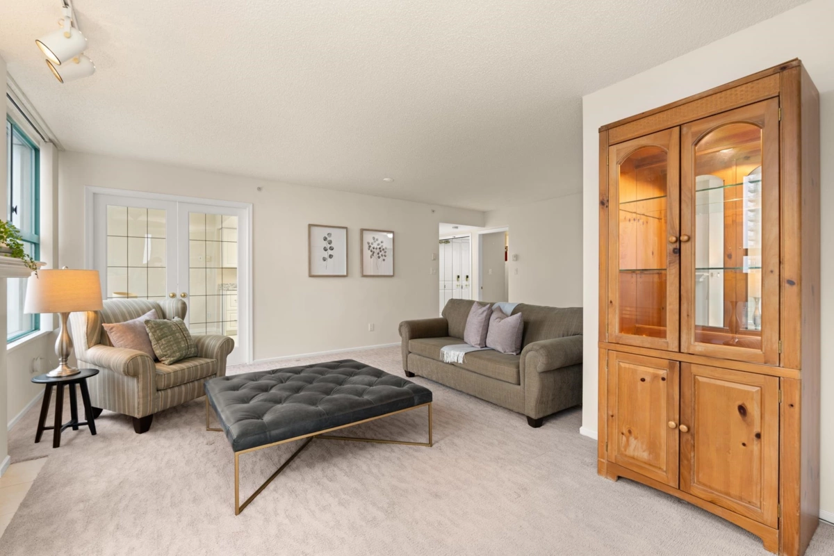 Dining Area Photo of 704 728 Princess Street, New Westminster, BC