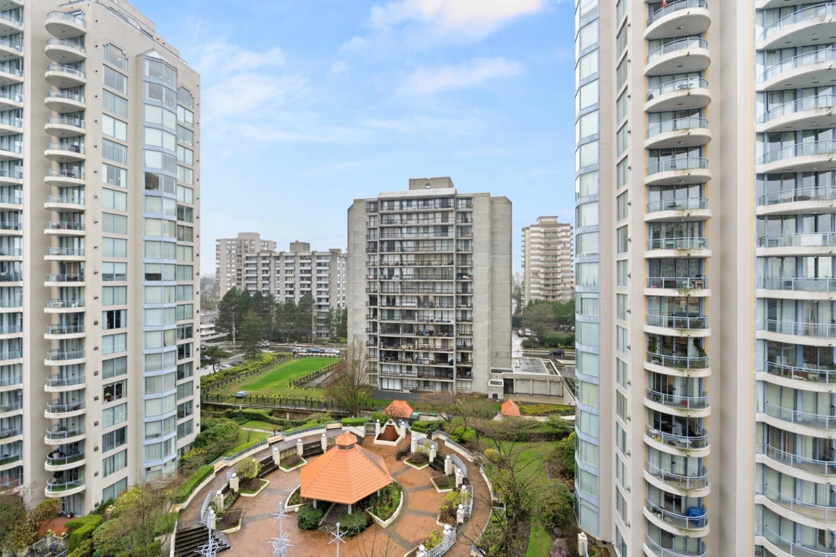 Entry Foyer Photo of 704 728 Princess Street, New Westminster, BC