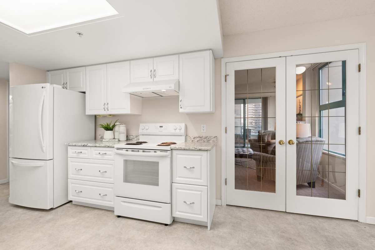 Kitchen Photo of 704 728 Princess Street, New Westminster, BC