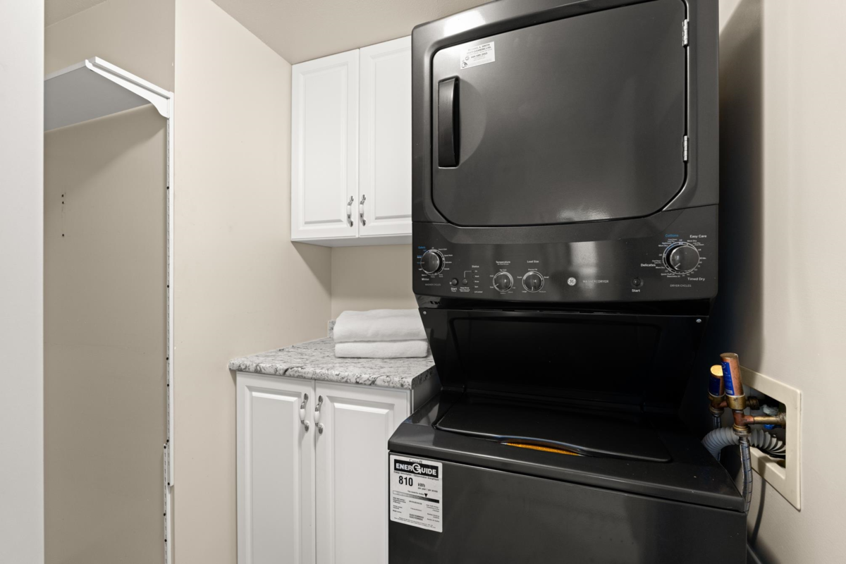 Walk-In Closet Photo of 704 728 Princess Street, New Westminster, BC