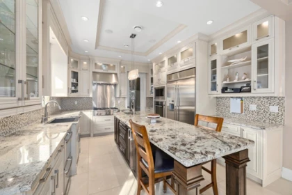 Kitchen Island Photo of 5517 188a Street, Surrey, BC