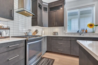 Kitchen Island Photo of 34645 3rd Avenue, Abbotsford, BC