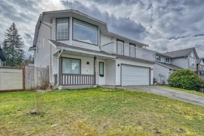 Kitchen Photo of 11866 98 Avenue, Surrey, BC