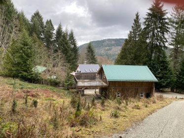 Primary Bedroom Photo of 672 Isabella Point Road, Salt Spring Island, BC
