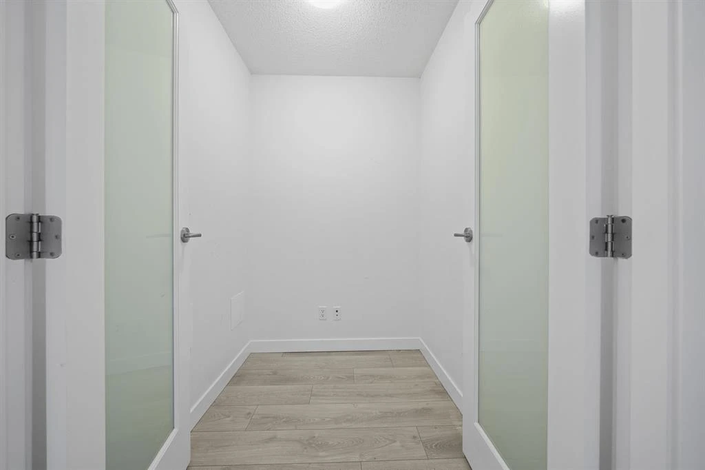 Dining Area Photo of 1908 13380 108 Avenue, Surrey, BC