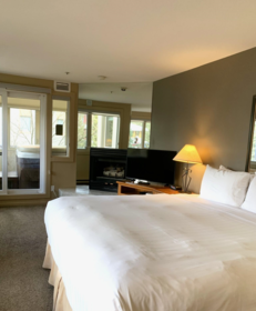 202/302 4321 Village Gate Boulevard, Whistler, BC, Whistler — Apartment/Condo for sale