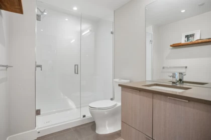 Primary Bathroom Photo of 3564 Sawmill Crescent, Vancouver, BC