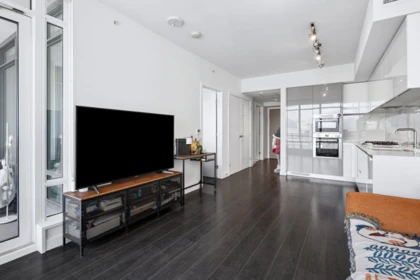 Kitchen Island Photo of 2903 2085 Skyline Court, Burnaby, BC