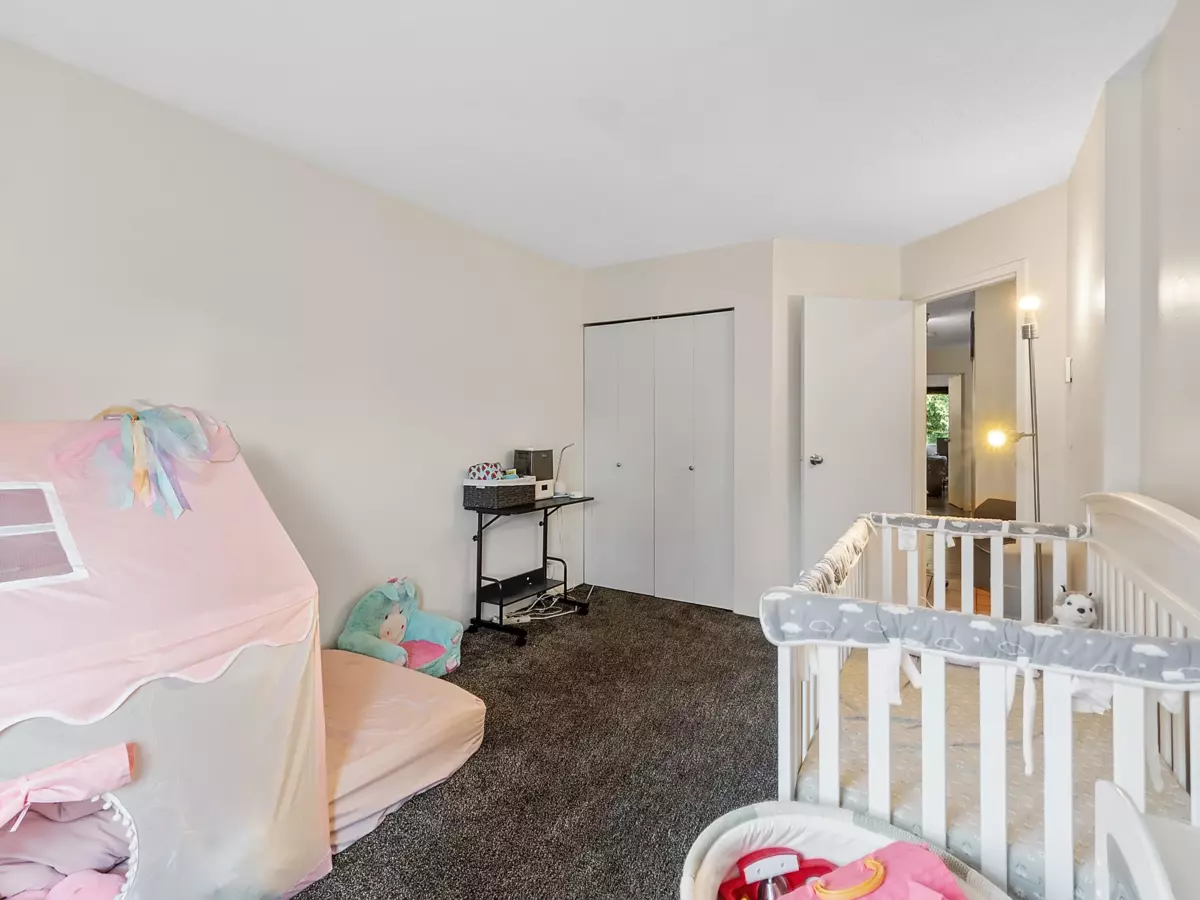 Living Room Photo of 1615 10620 150 Street, Surrey, BC