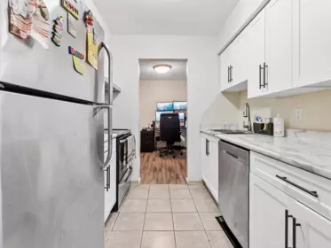 Kitchen Photo of 1615 10620 150 Street, Surrey, BC