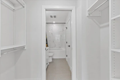 Primary Bathroom Photo of 426 20360 Logan Avenue, Langley, BC