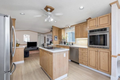 Breakfast Nook Photo of 6 45918 Knight Road, Chilliwack, BC