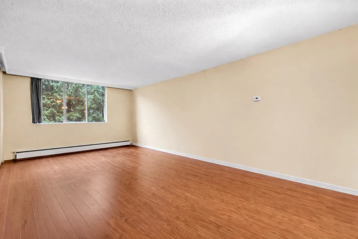 Family Room Photo of 716 2012 Fullerton Avenue, North Vancouver, BC