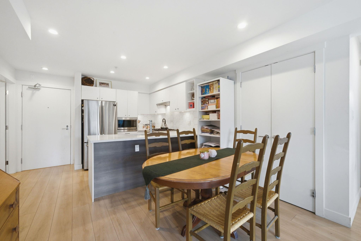 Family Room Photo of 204 1519 Crown Street, North Vancouver, BC