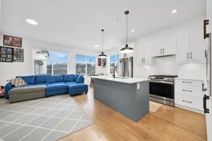 Kitchen Photo of 10 21688 52 Avenue, Langley, BC