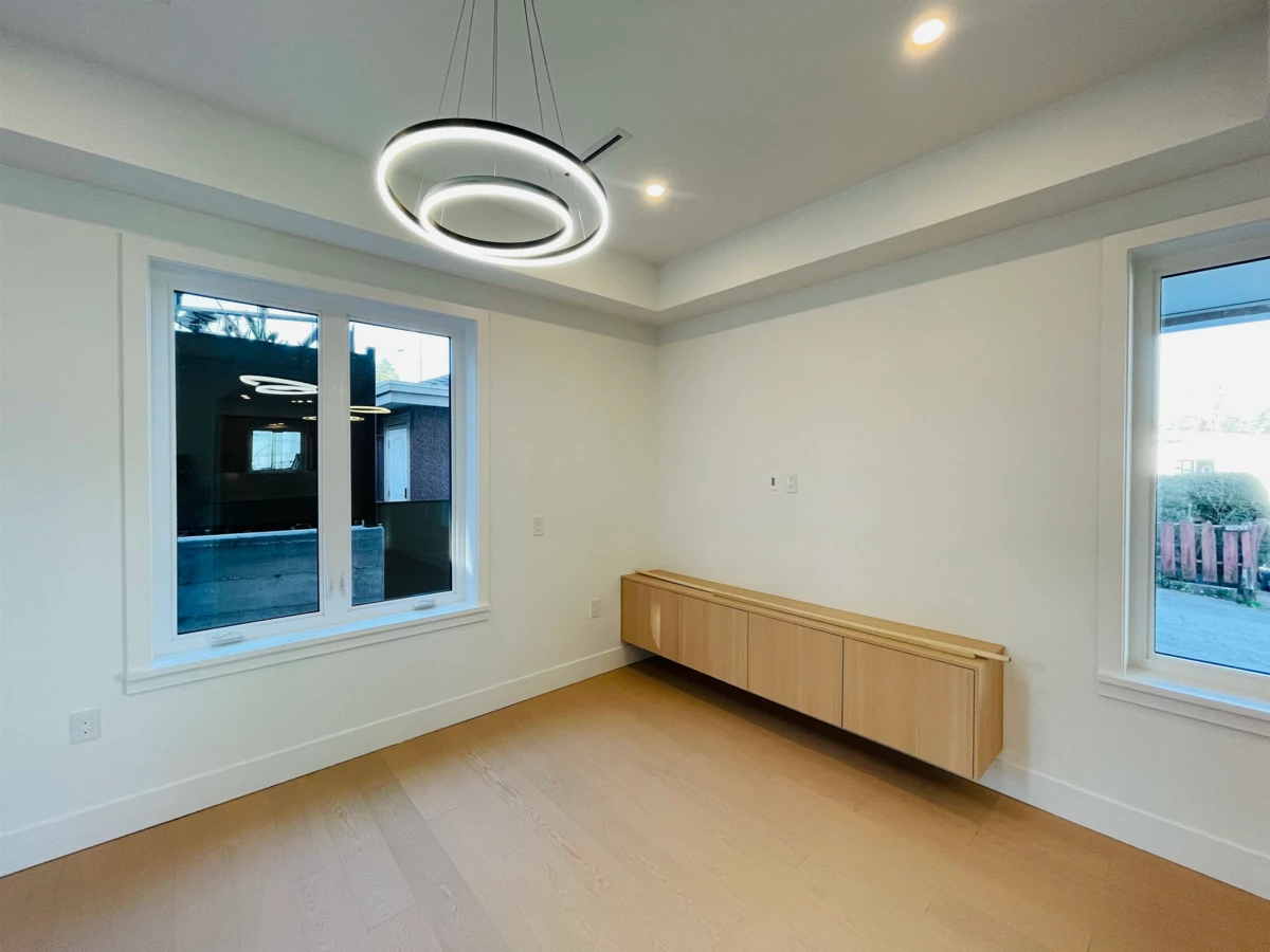 Dining Area Photo of 2450 Harrison Drive, Vancouver, BC