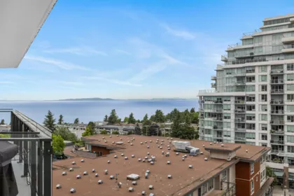 Front Yard Photo of 902 1439 George Street, White Rock, BC