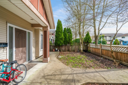 Mudroom Photo of 11215 Williams Road, Richmond, BC