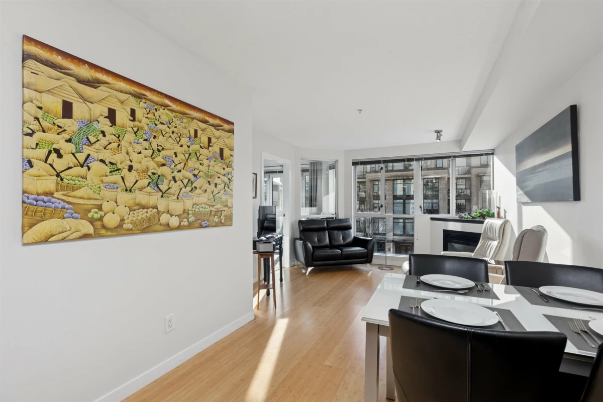 Dining Area Photo of 311 122 E 3rd Street, North Vancouver, BC
