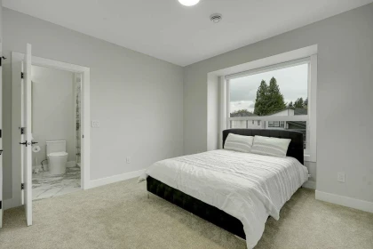 Hallway Photo of 17246 59 Avenue, Surrey, BC