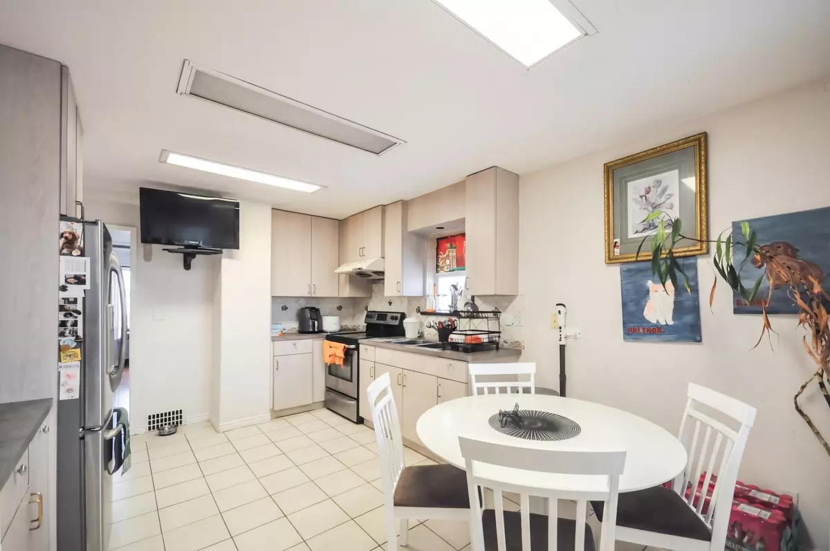 Family Room Photo of 3156 Adanac Street, Vancouver, BC