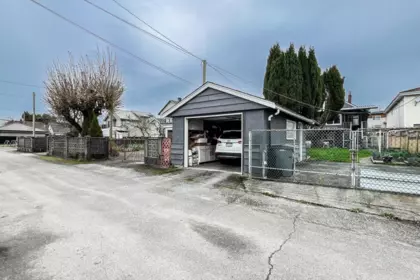 Swimming Pool Photo of 3156 Adanac Street, Vancouver, BC