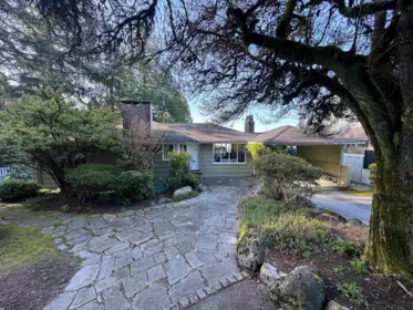 Front Yard Photo of 1430 Nelson Avenue, West Vancouver, BC