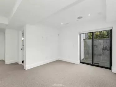 Hot Tub / Spa Photo of 3 4088 Maple Crescent, Vancouver, BC