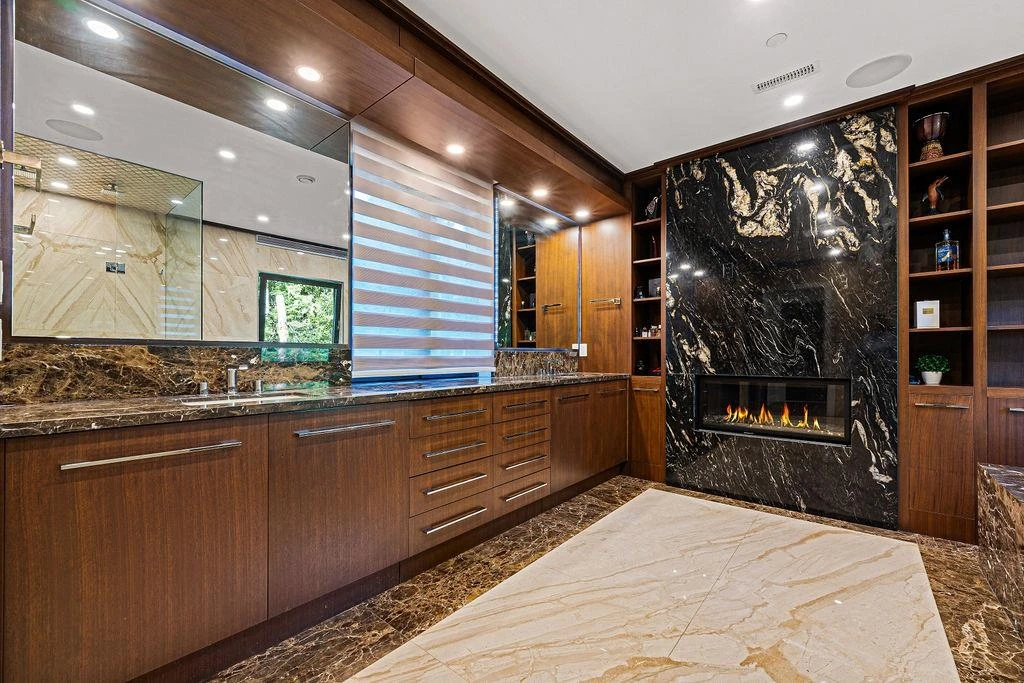 Guest Bathroom Photo of 558 Glenross Road, West Vancouver, BC