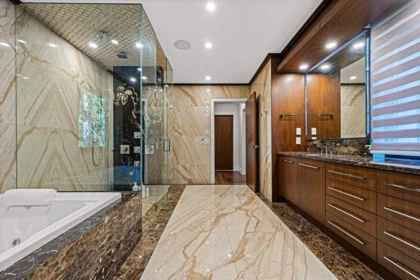 Powder Room Photo of 558 Glenross Road, West Vancouver, BC