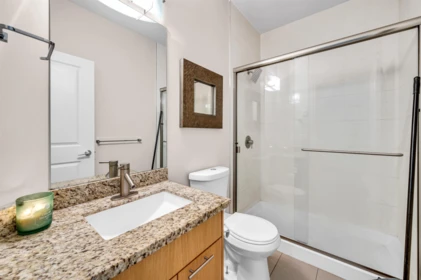Guest Bathroom Photo of 111 2970 King George Boulevard, Surrey, BC