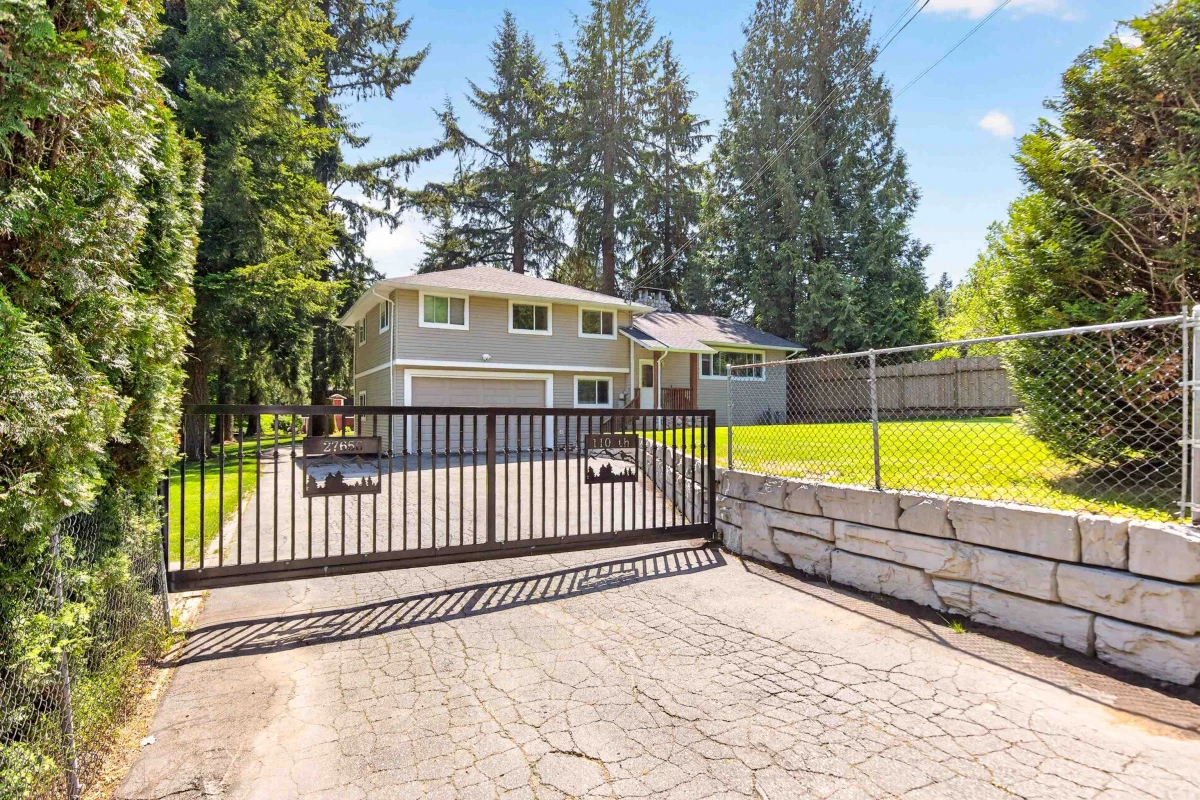 Family Room Photo of 27656 110 Avenue, Maple Ridge, BC