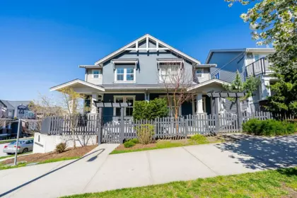 20271 82 Avenue, Langley, BC, Langley — Half Duplex for sale