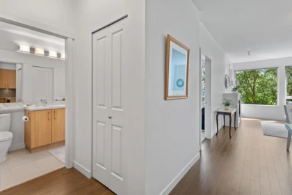 Walk-In Closet Photo of 227 119 W 22nd Street, North Vancouver, BC