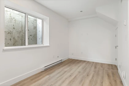 Office / Den Photo of 1 328 W 14th Street, North Vancouver, BC