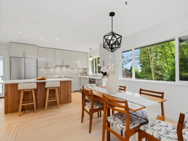 Kitchen Island Photo of 1392 Chamberlain Drive, North Vancouver, BC