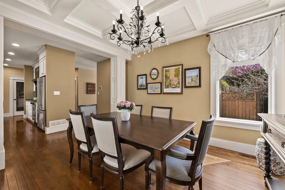 Dining Area Photo of 14059 33b Avenue, Surrey, BC