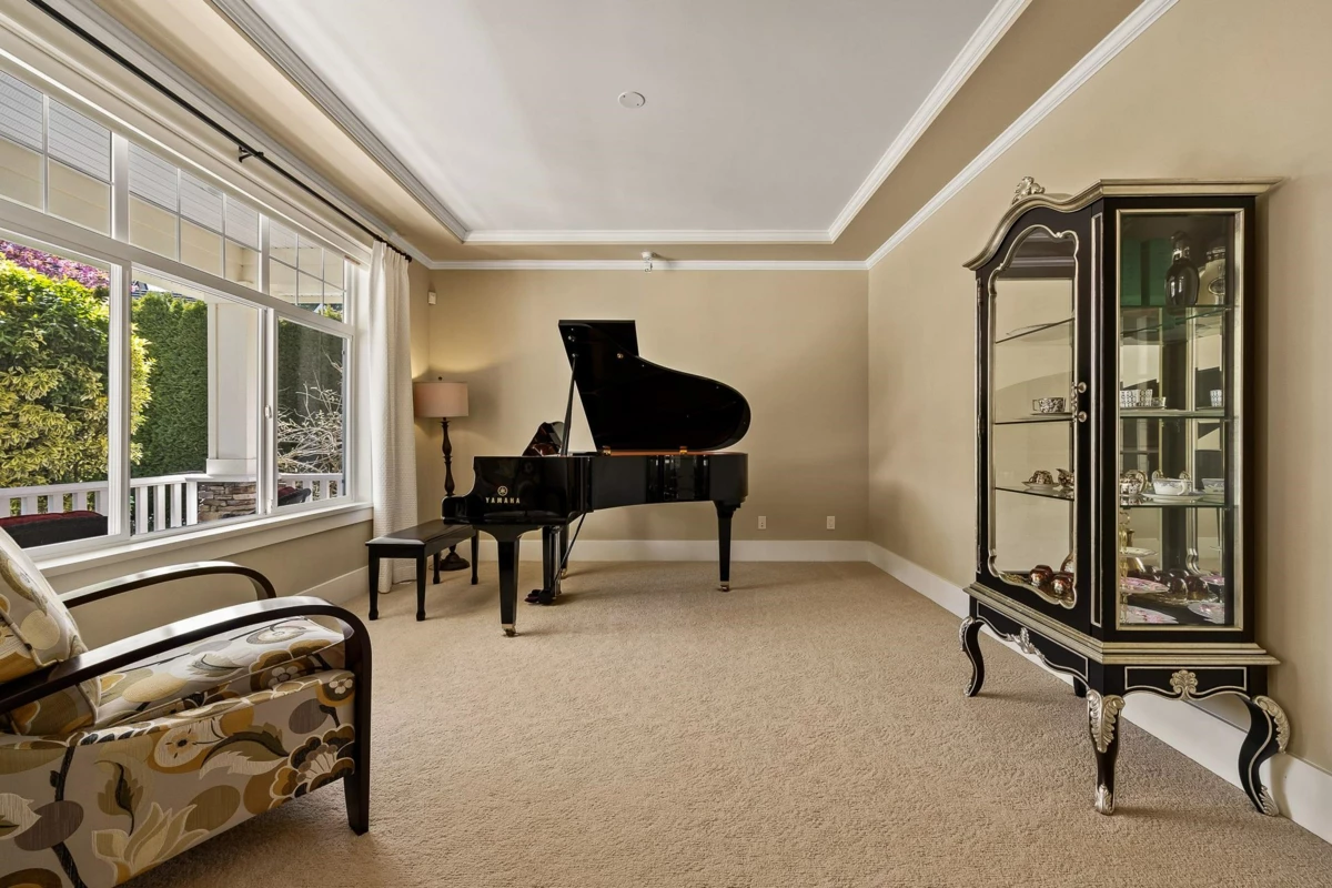 Family Room Photo of 14059 33b Avenue, Surrey, BC