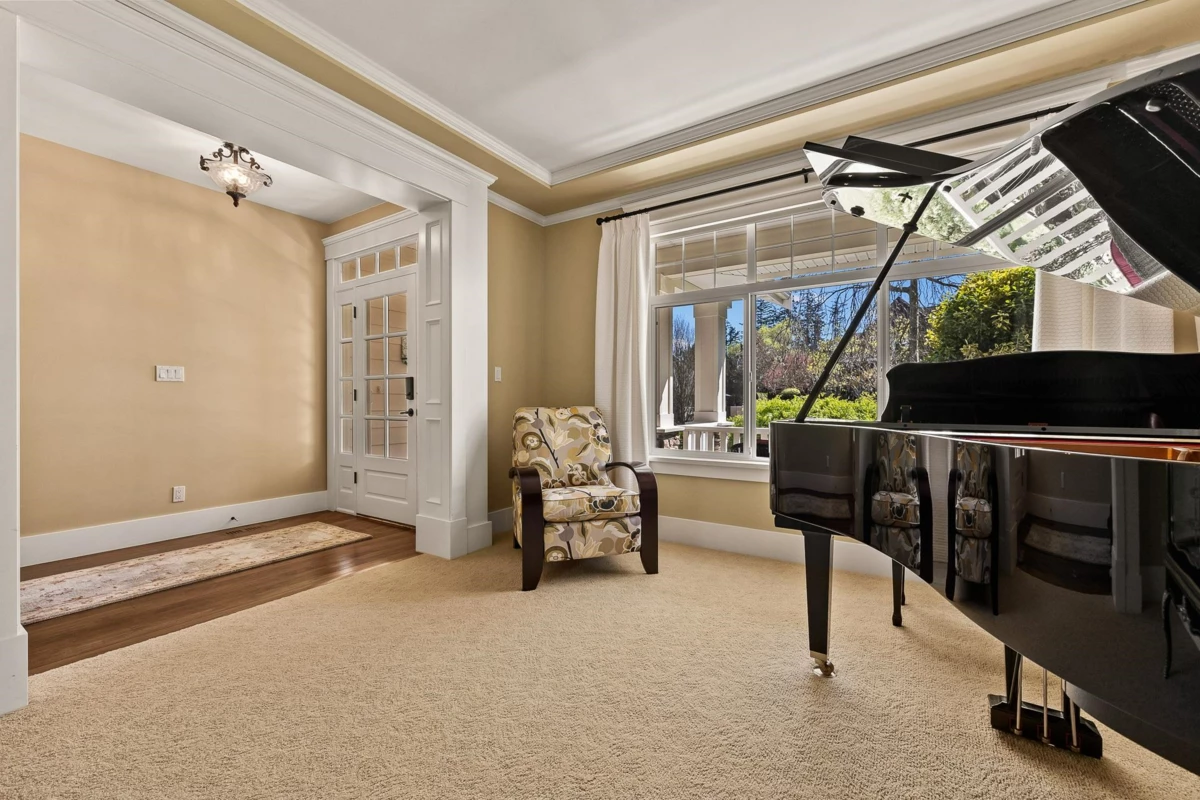 Living Room Photo of 14059 33b Avenue, Surrey, BC