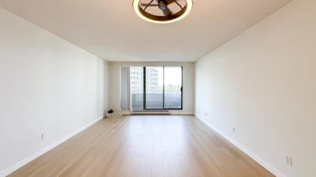 803 8248 Lansdowne Road, Richmond, BC, Richmond — Apartment/Condo for sale