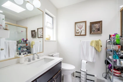 Hallway Photo of 8433 150a Street, Surrey, BC