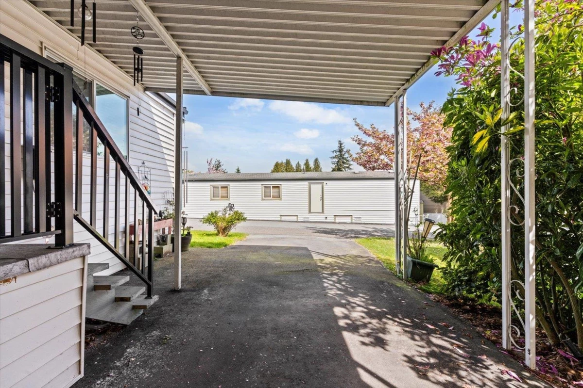 Living Room Photo of 3 8220 King George Boulevard, Surrey, BC
