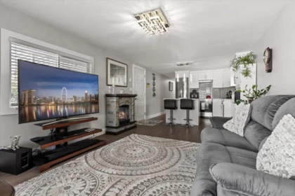 Kitchen Island Photo of 3 8220 King George Boulevard, Surrey, BC