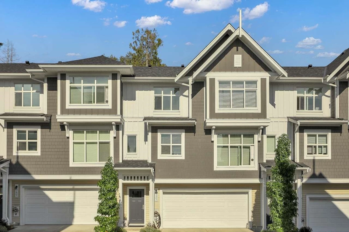 Exterior Rear Photo of 2802 23061 Lougheed Avenue, Maple Ridge, BC