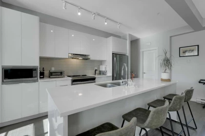 Kitchen Island Photo of 2802 23061 Lougheed Avenue, Maple Ridge, BC
