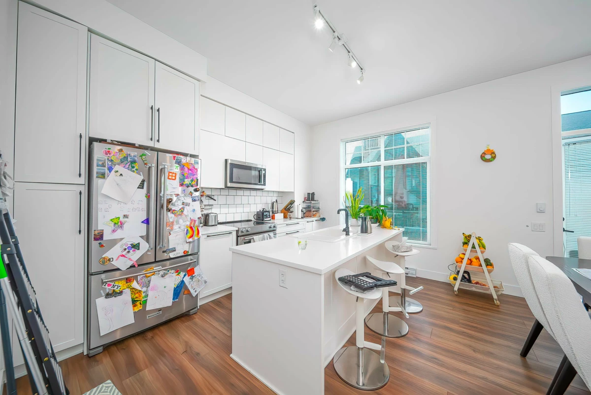 Family Room Photo of 59 3552 Victoria Drive, Coquitlam, BC