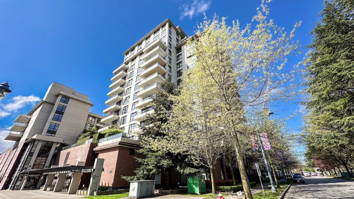 Living Room Photo of 902 8160 Lansdowne Road, Richmond, BC